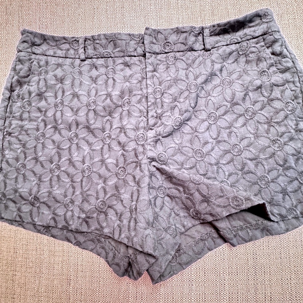 Elle Women's Black Floral Eyelet Embroidered Shorts Size 8 Cotton Summer Casual